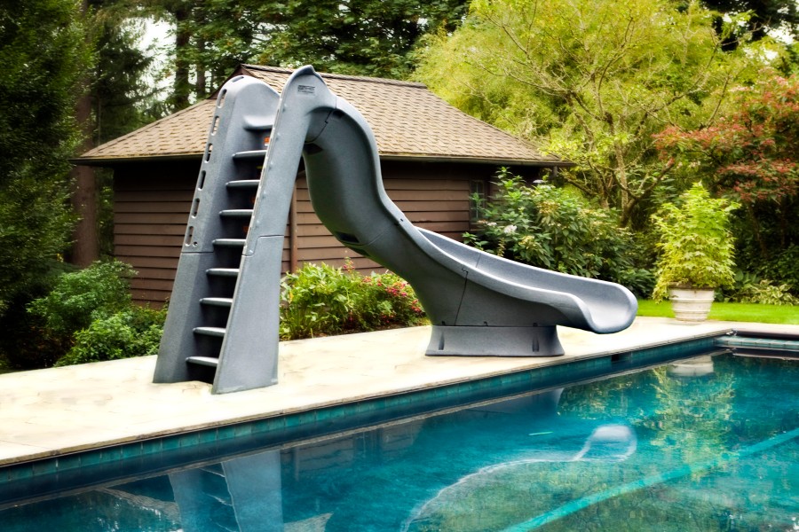 Albercas Aqua | Equipamiento - Toboganes y Trampolines